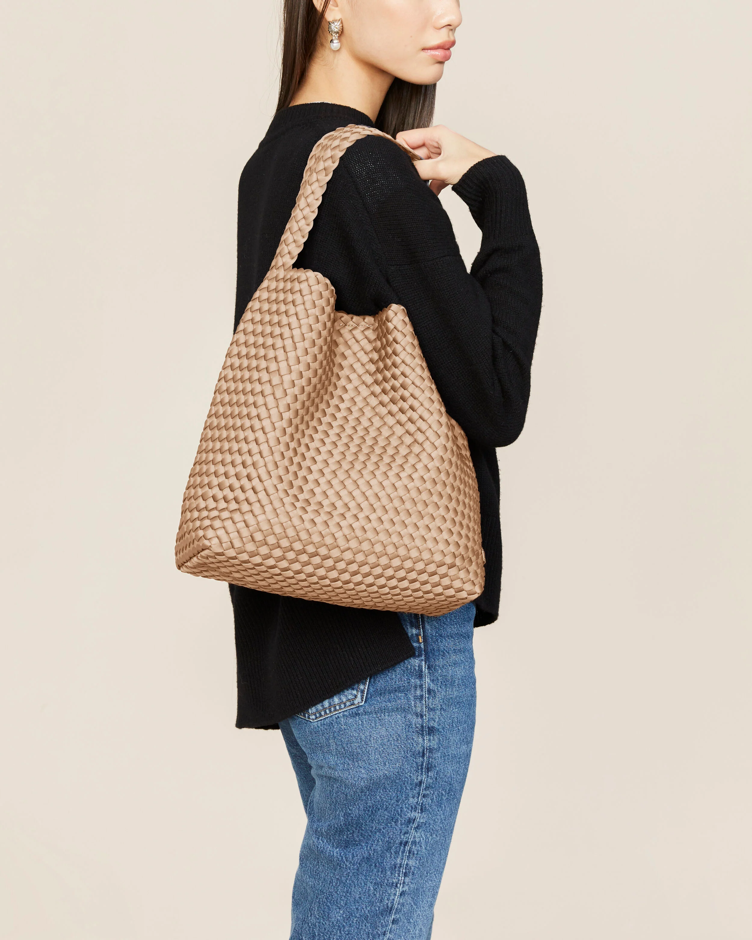 Nomad Medium Hobo | Camel - Image 5